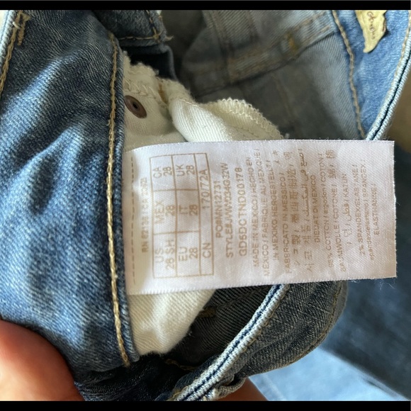 Guess Distressed Jeans - Picture 4 of 4